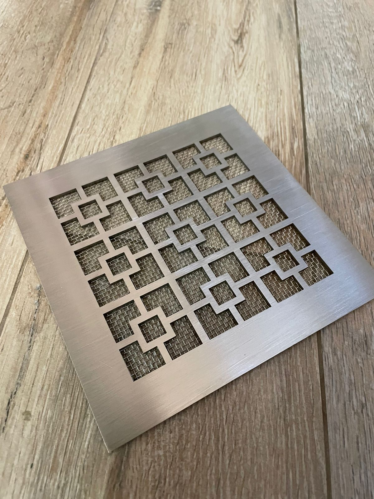 Вентиляционная решетка из шлифованной нержавейки NR 01 150х150